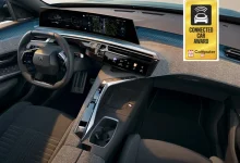 PEUGEOT Panoramik i-Cockpit