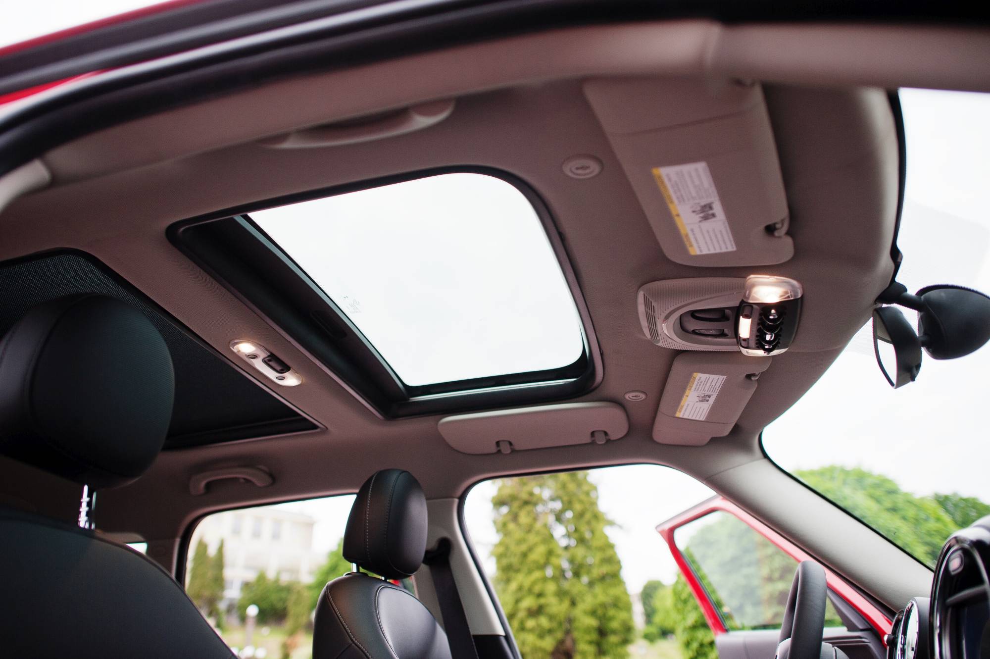 Sunroof Nedir? Nasıl Çalışır?