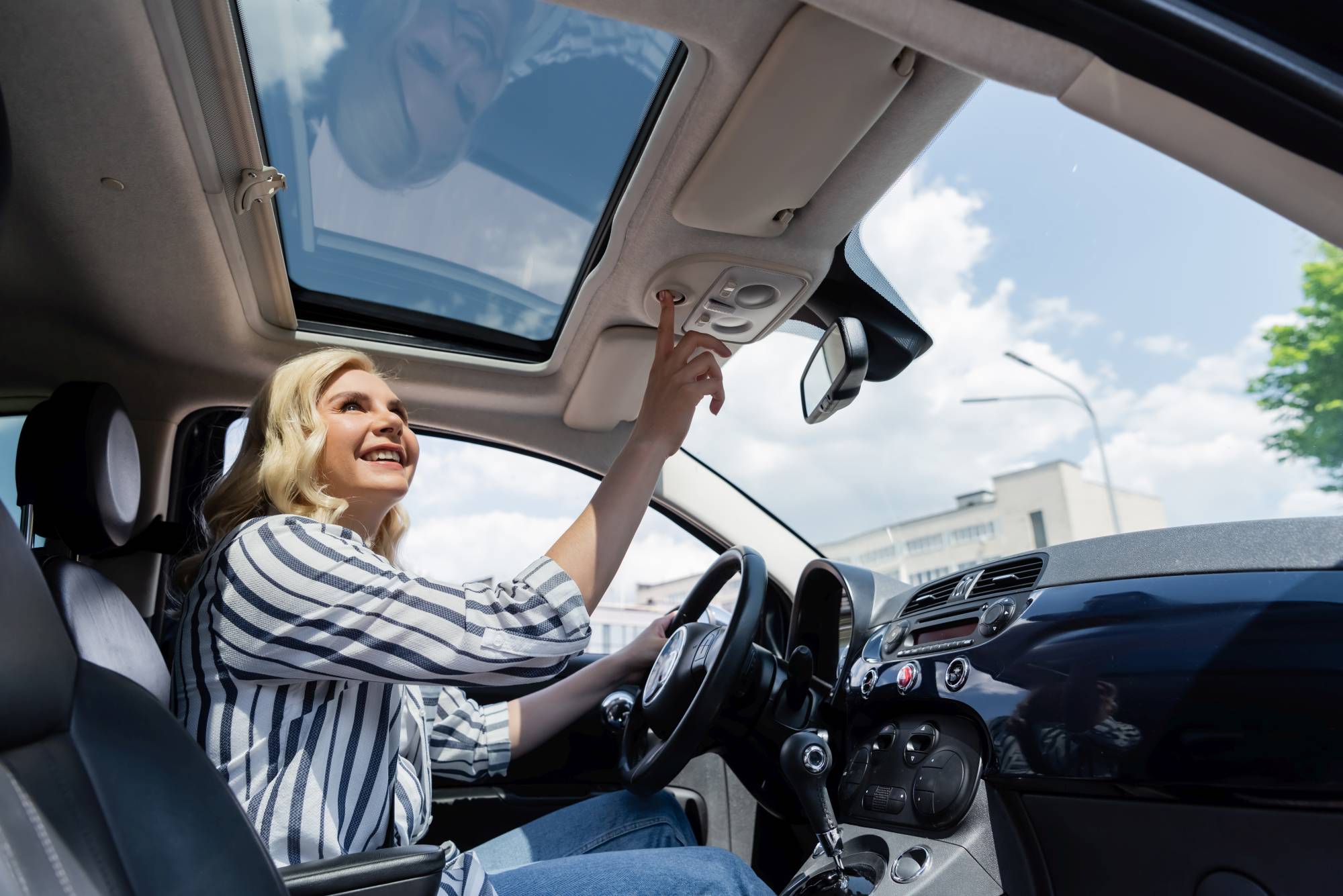 Sunroof Nedir? Nasıl Çalışır?